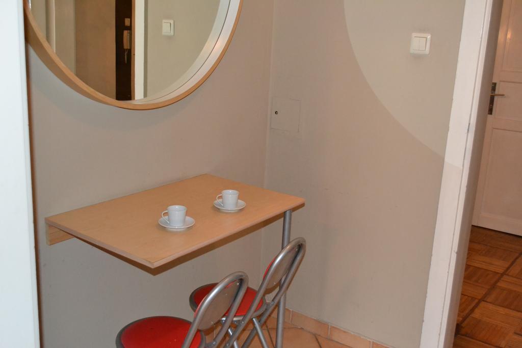 Goldfisch Apartment Hoher Markt Vienna Bilik gambar