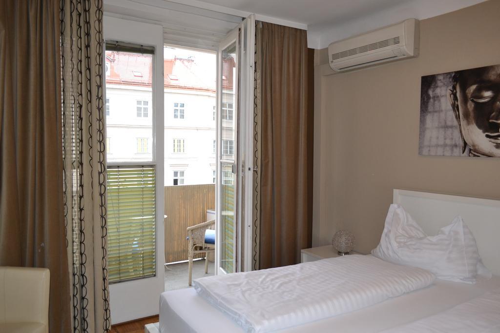 Goldfisch Apartment Hoher Markt Vienna Bilik gambar